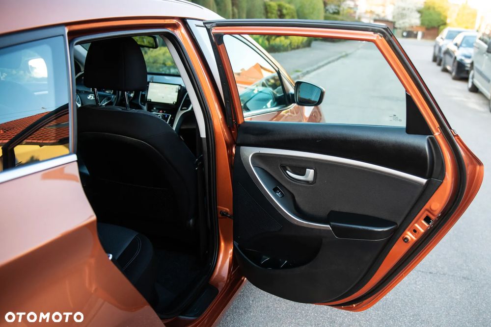 Hyundai i30 1.6 GDI Premium - 32