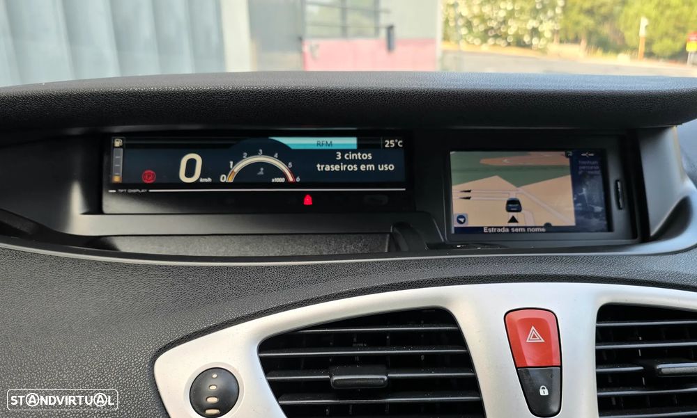 Renault Scénic 1.5 dCi Dynamique S — fotografia 11