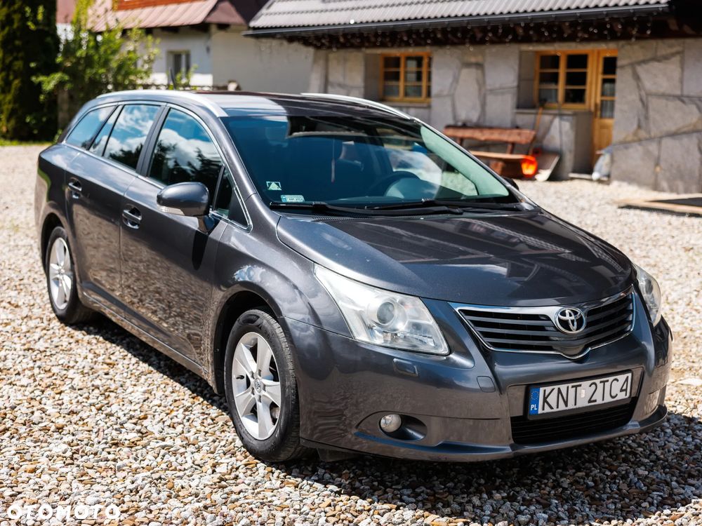 Toyota Avensis - 1