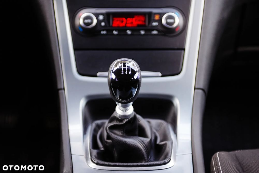 Ford Mondeo 2.0 TDCi Titanium - 19