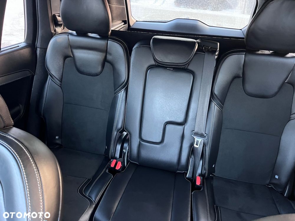 Volvo XC 90 B5 D AWD Ultimate Dark - 29