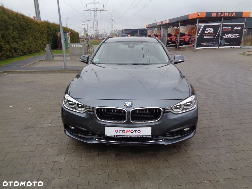 BMW Seria 3 320d Sport Line - 3