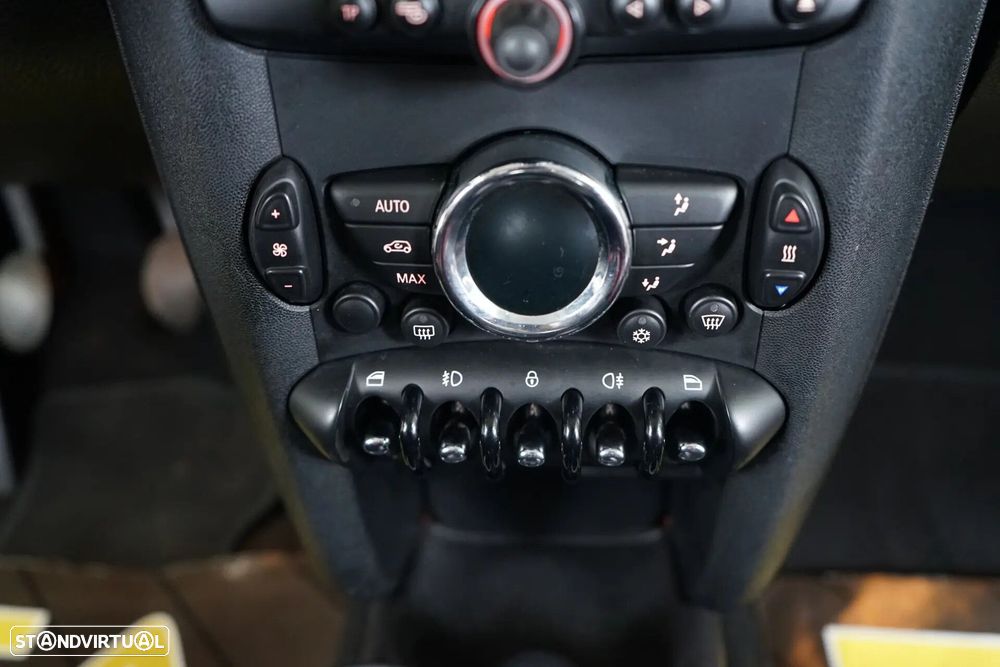 MINI 3 Portas One D - 24