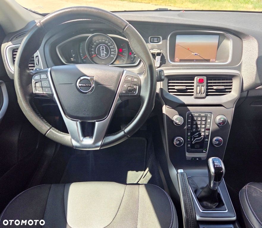Volvo V40 D2 Momentum - 35