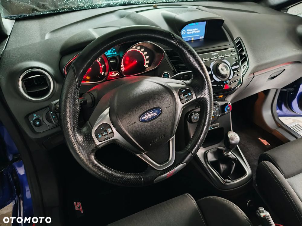 Ford Fiesta 1.6 EcoBoost ST - 25