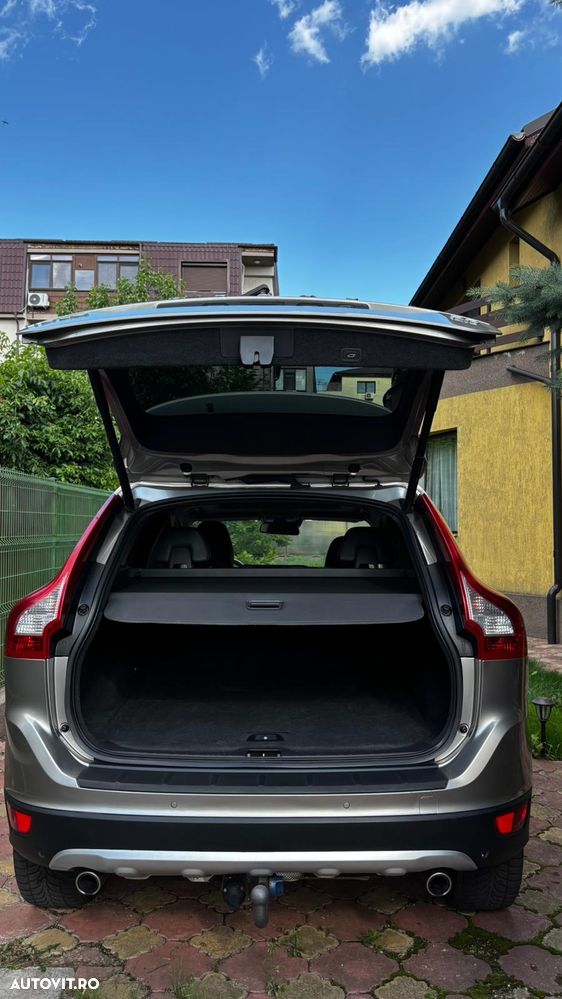 Volvo XC 60 D5 AWD Summum - 7