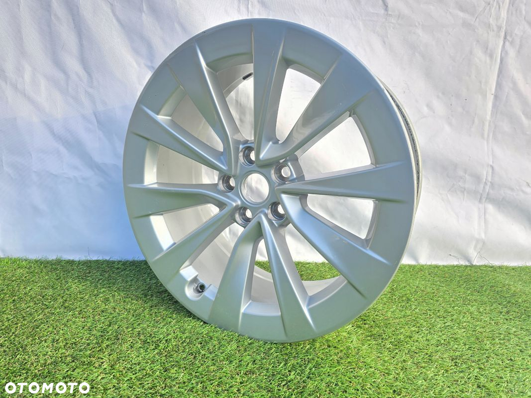 FELGA TESLA MODEL 3 8,5x19 ET40 5x114,3 1044264-00-A - 2