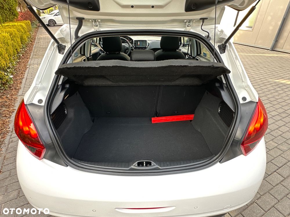 Peugeot 208 - 34