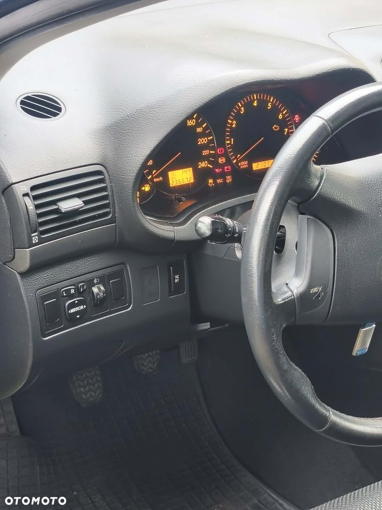 Toyota Avensis - 3