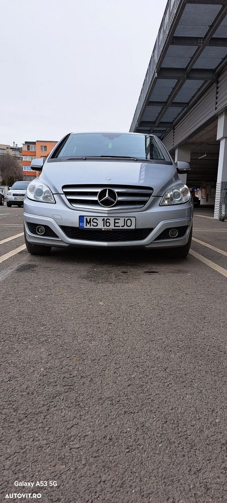 Mercedes-Benz B 180 - 1