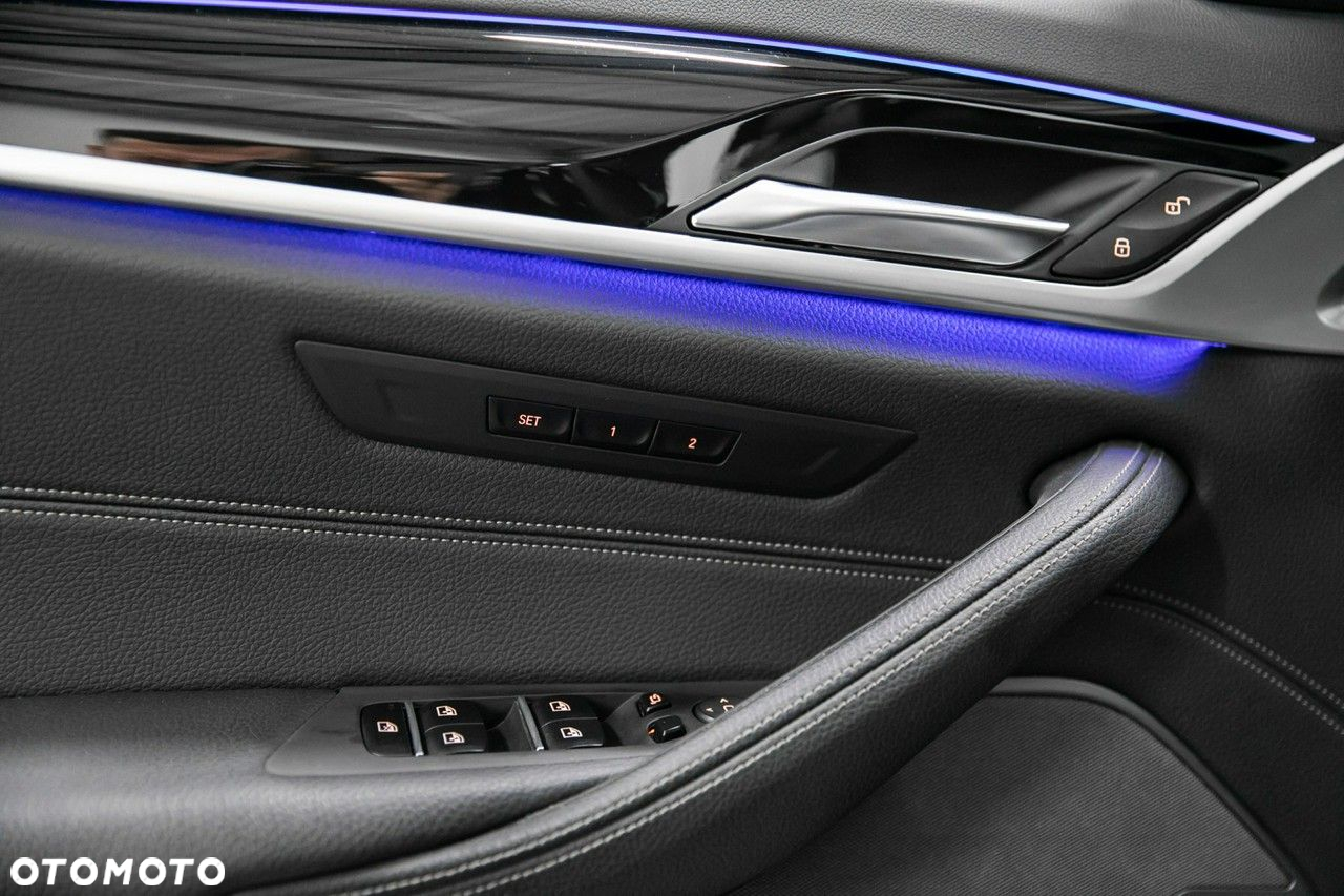 BMW Seria 5 M550d xDrive - 30