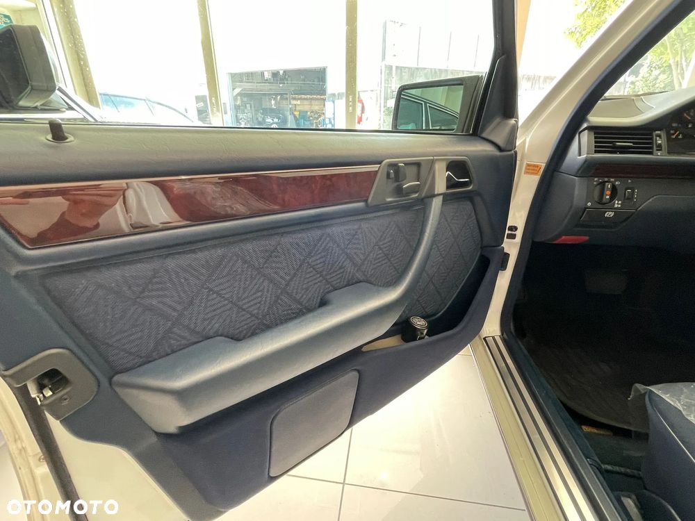 Mercedes-Benz W124 (1984-1993) - 18