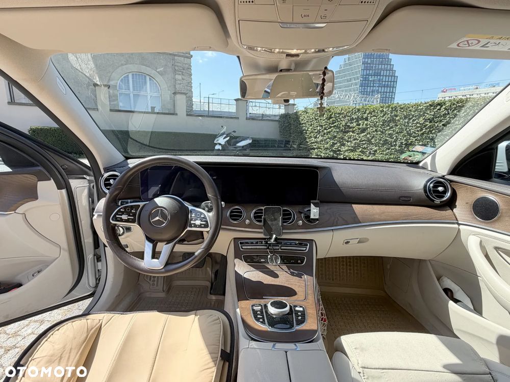 Mercedes-Benz Klasa E 220 d 9G-TRONIC - 9