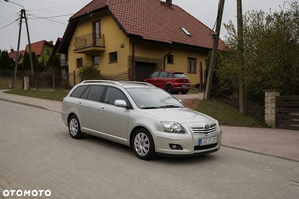 Toyota Avensis 1.8 VVT-i Sol Premium - 8