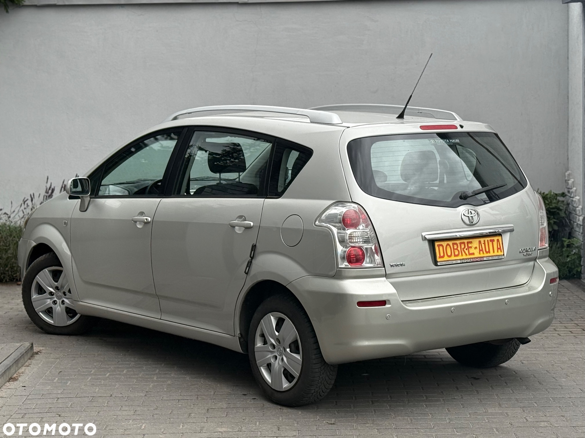 Toyota Corolla Verso 1.6 Premium + - 26