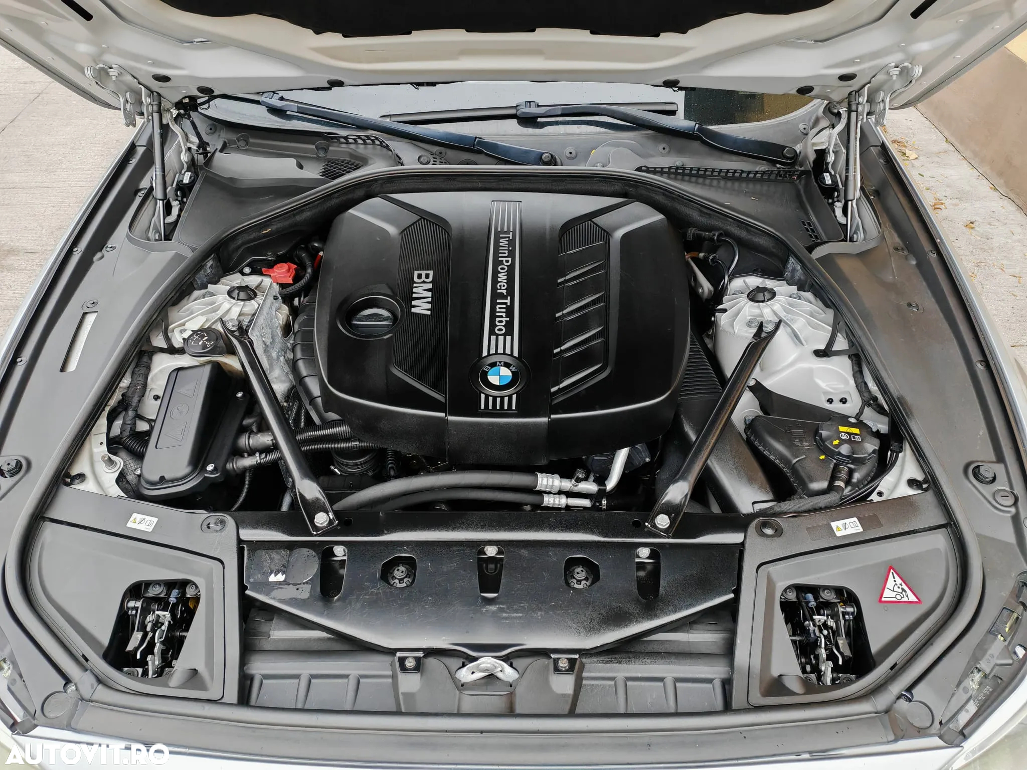 BMW Seria 5 518d Touring Aut. Luxury Line - 8