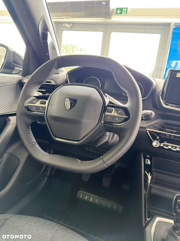 Peugeot 2008 - 9