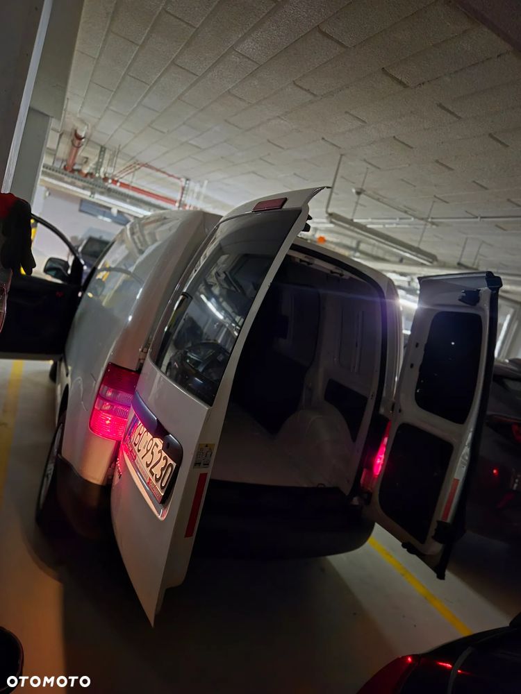 Volkswagen Caddy - 27