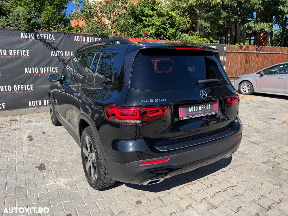 Mercedes-Benz GLB 250 4MATIC Aut. - 9