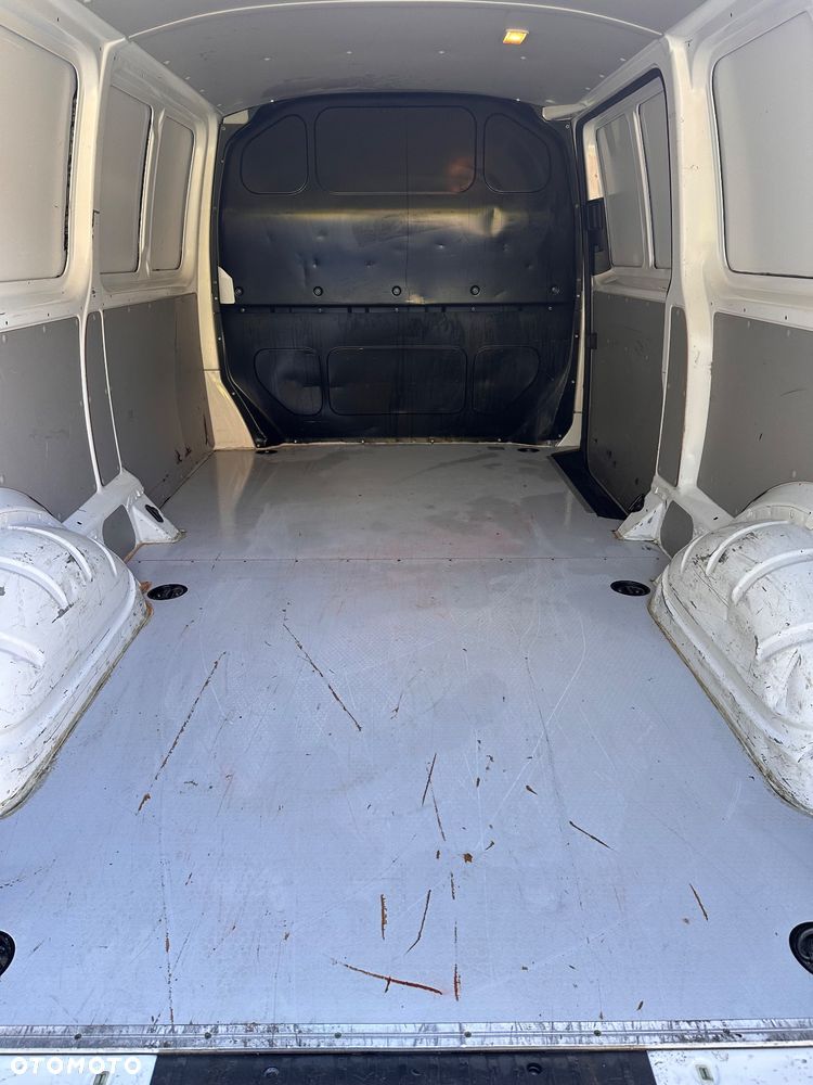 Volkswagen Transporter - 5