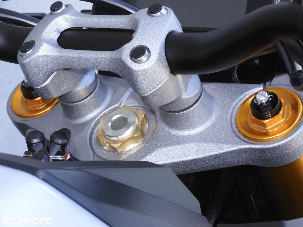 Suzuki GSX 1000 - 11