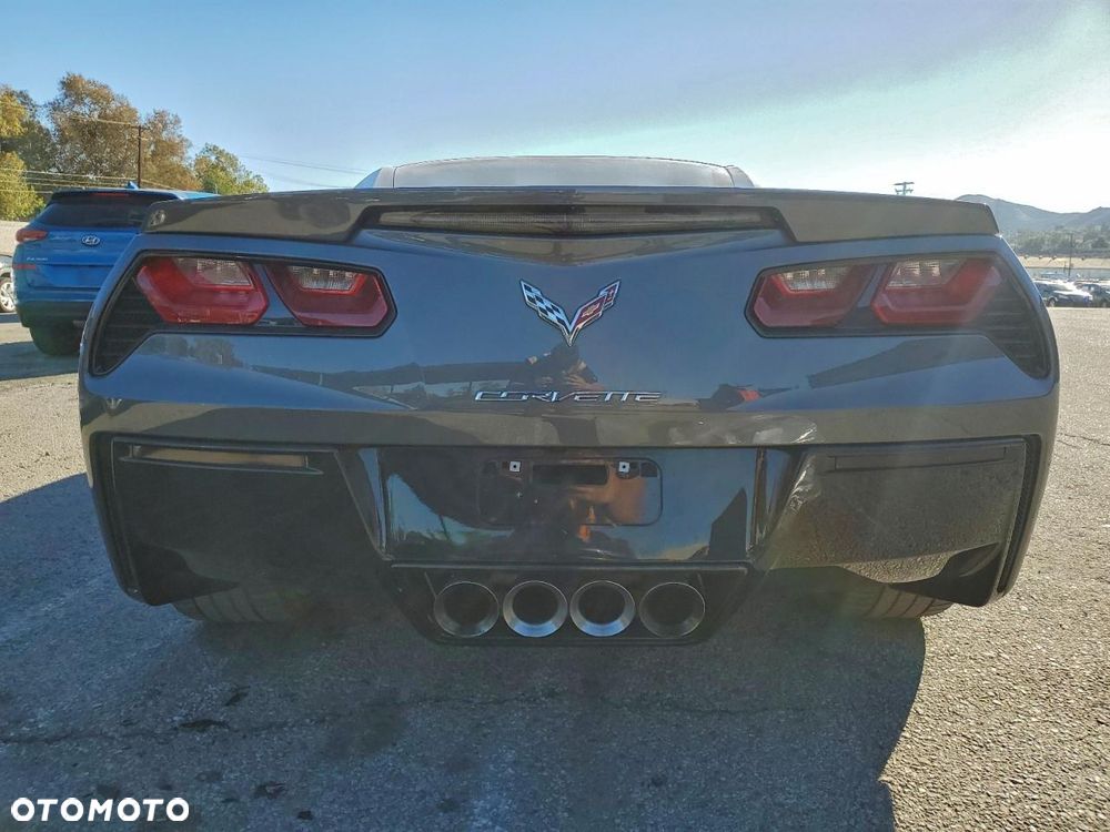 Chevrolet Corvette - 6