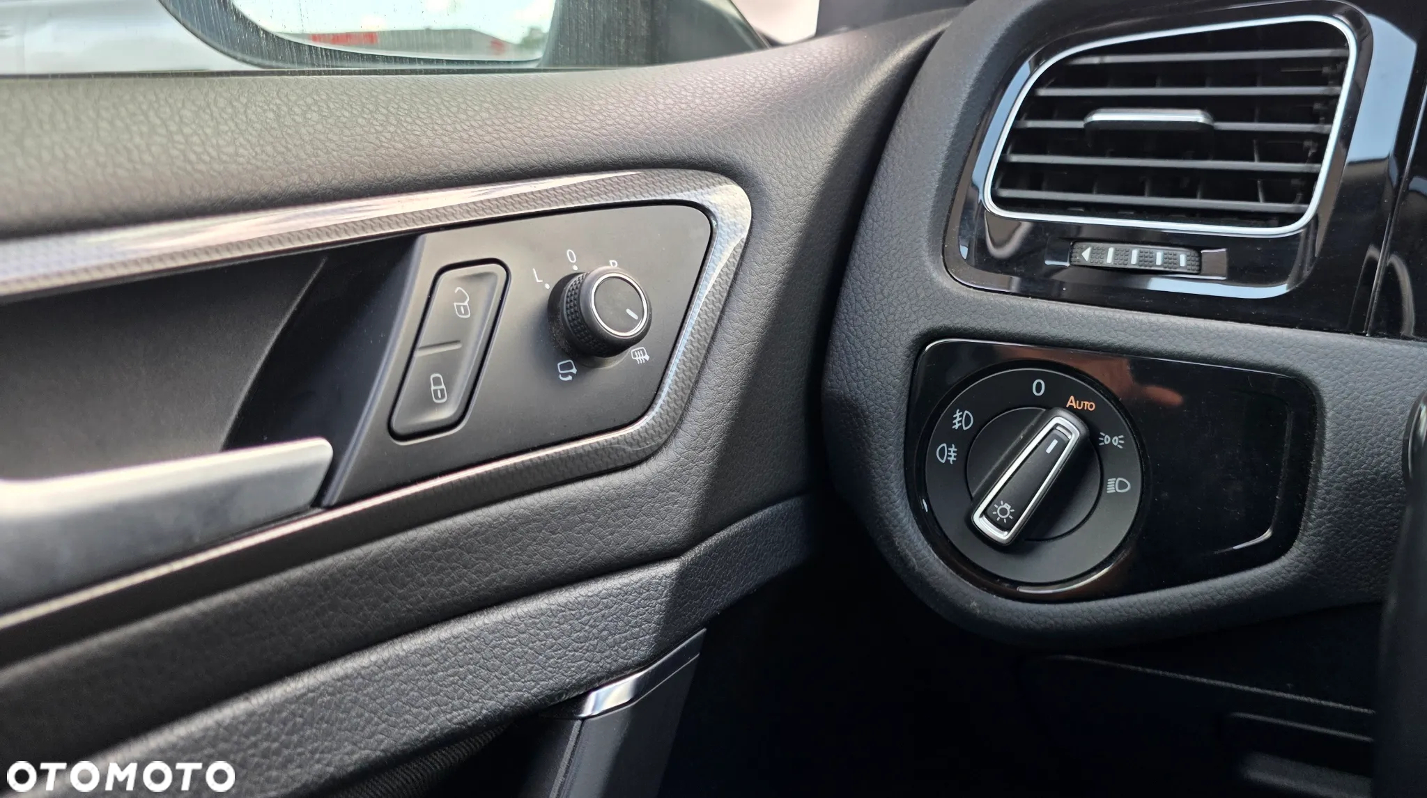 Volkswagen Golf 2.0 TDI SCR Comfortline - 19