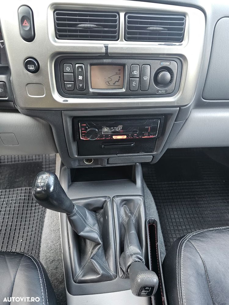 Mitsubishi Pajero Sport 2.5 TD Intense Piele + - 12