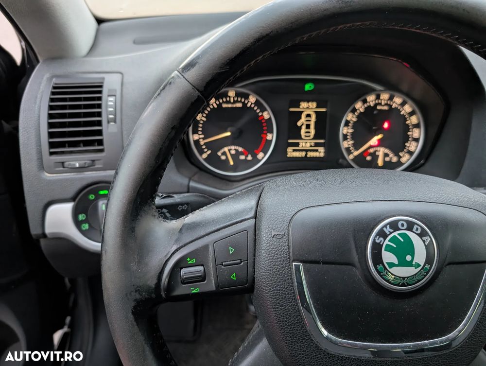Skoda Octavia 1.4 TSI Ambiente - 2