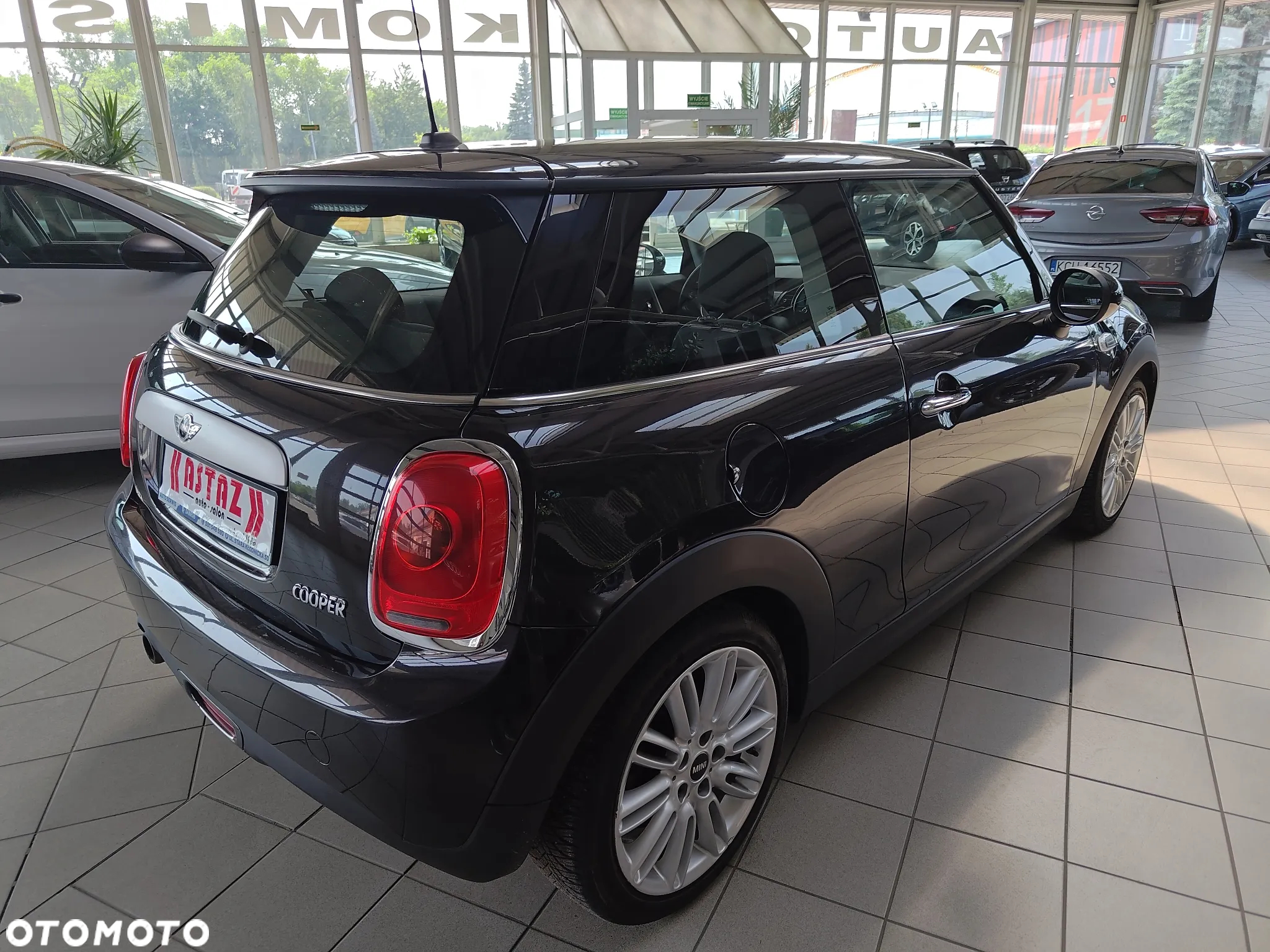 MINI Cooper Standard - 5