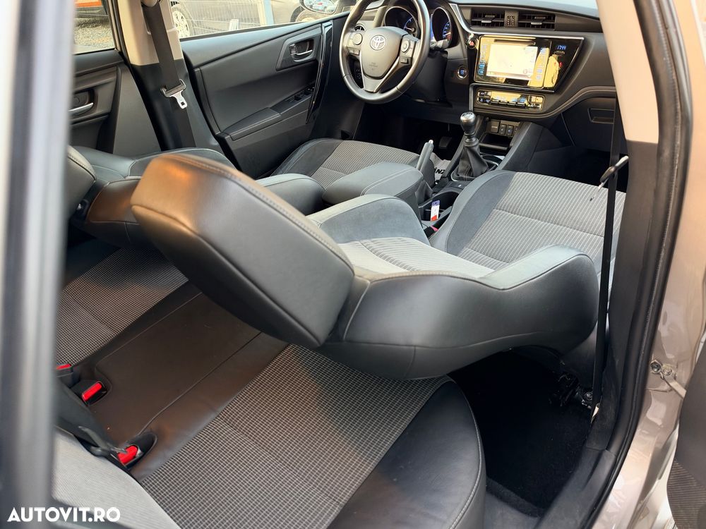 Toyota Auris 1.6 D-4D Executive - 20