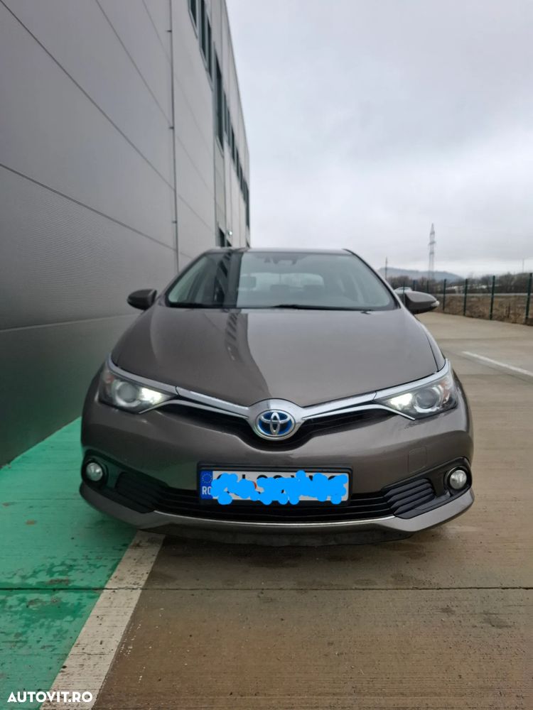 Toyota Auris 1.8 L VVT-i Sol+ - 1