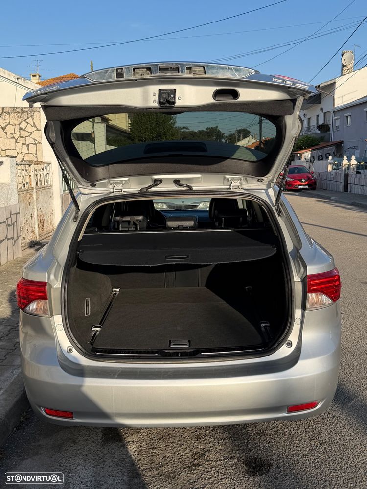 Toyota Avensis SW 2.0 D-4D Luxury+GPS - 15