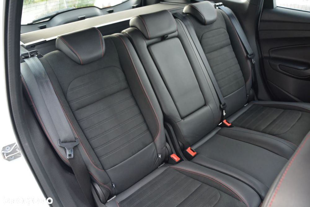 Ford Kuga 2.0 TDCi 4x4 ST-Line - 34