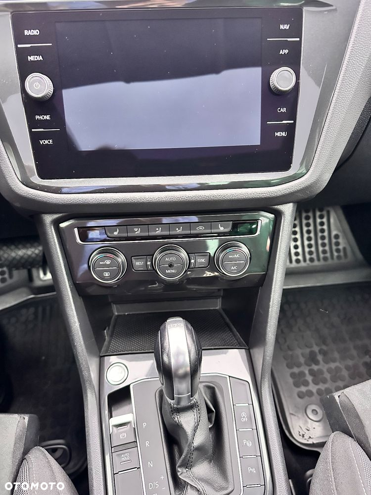 Volkswagen Tiguan - 11