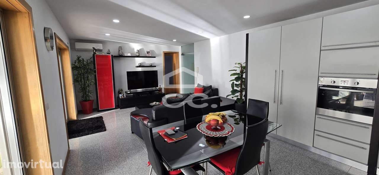 Moradia em Banda Restaurada T2+1 em Selho São Cristovão - Guimarães - Grande imagem: 3/21