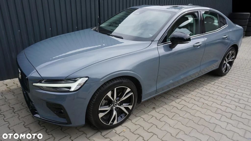 Volvo S60 B5 B Ultimate Dark - 1