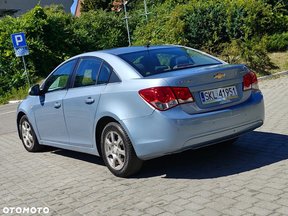 Chevrolet Cruze 2.0 LS - 31