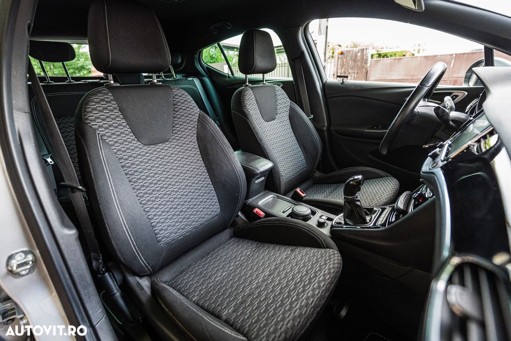 Opel Astra 1.6 BiTurbo D (CDTI) Start/Stop Dynamic - 25