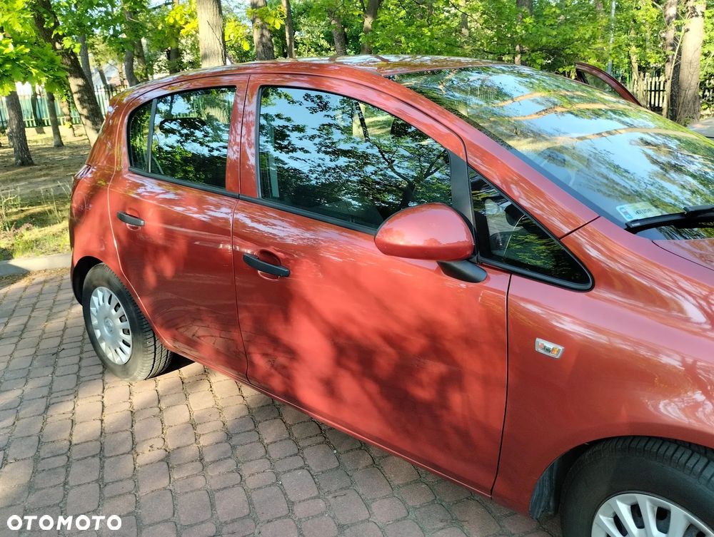 Opel Corsa 1.2 16V Essentia - 3