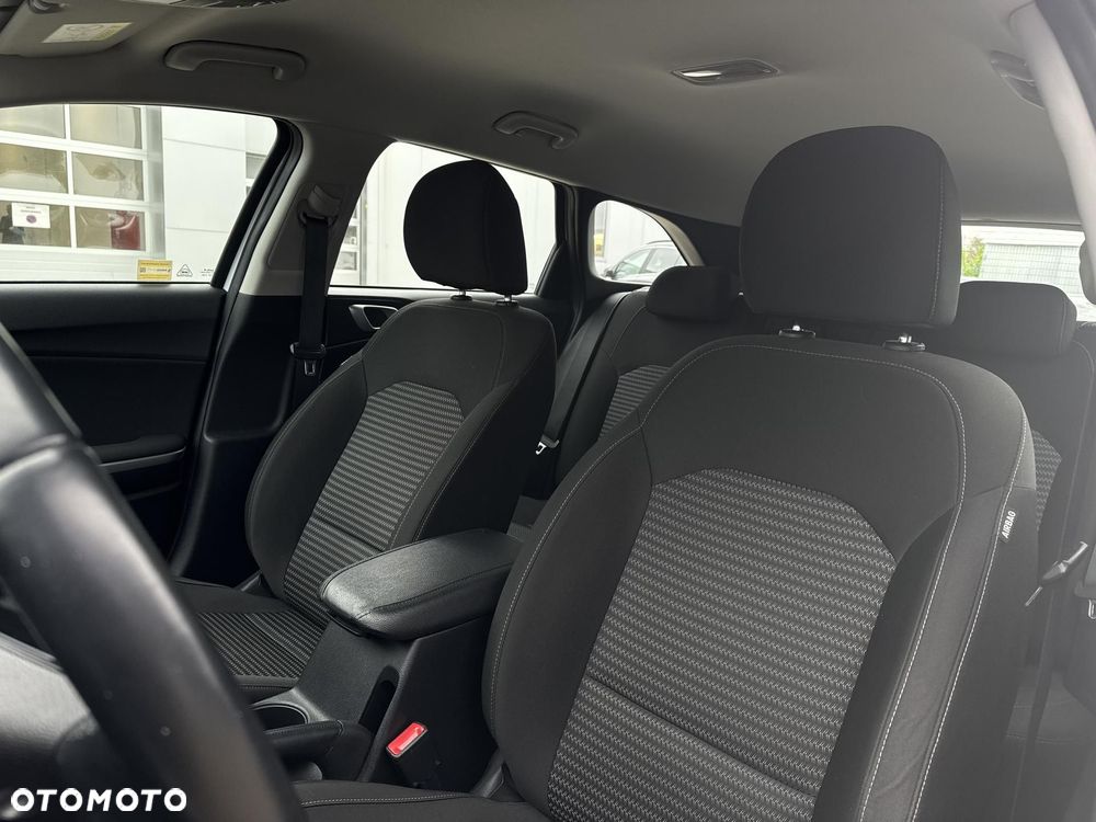 Kia Ceed 1.5 T-GDI M - 11