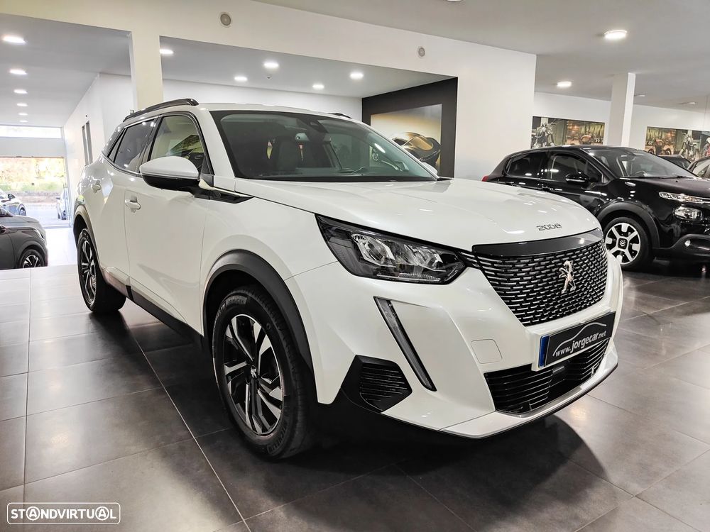 Peugeot 2008 1.2 PureTech Allure EAT8 - 3