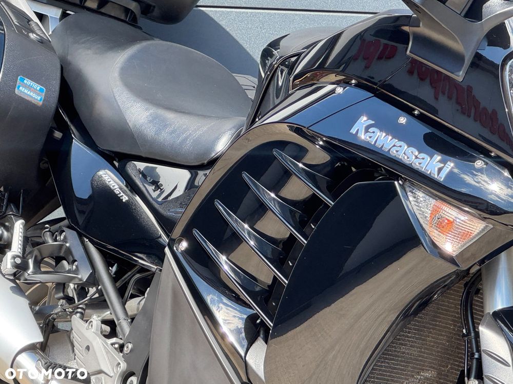 Kawasaki GTR - 4