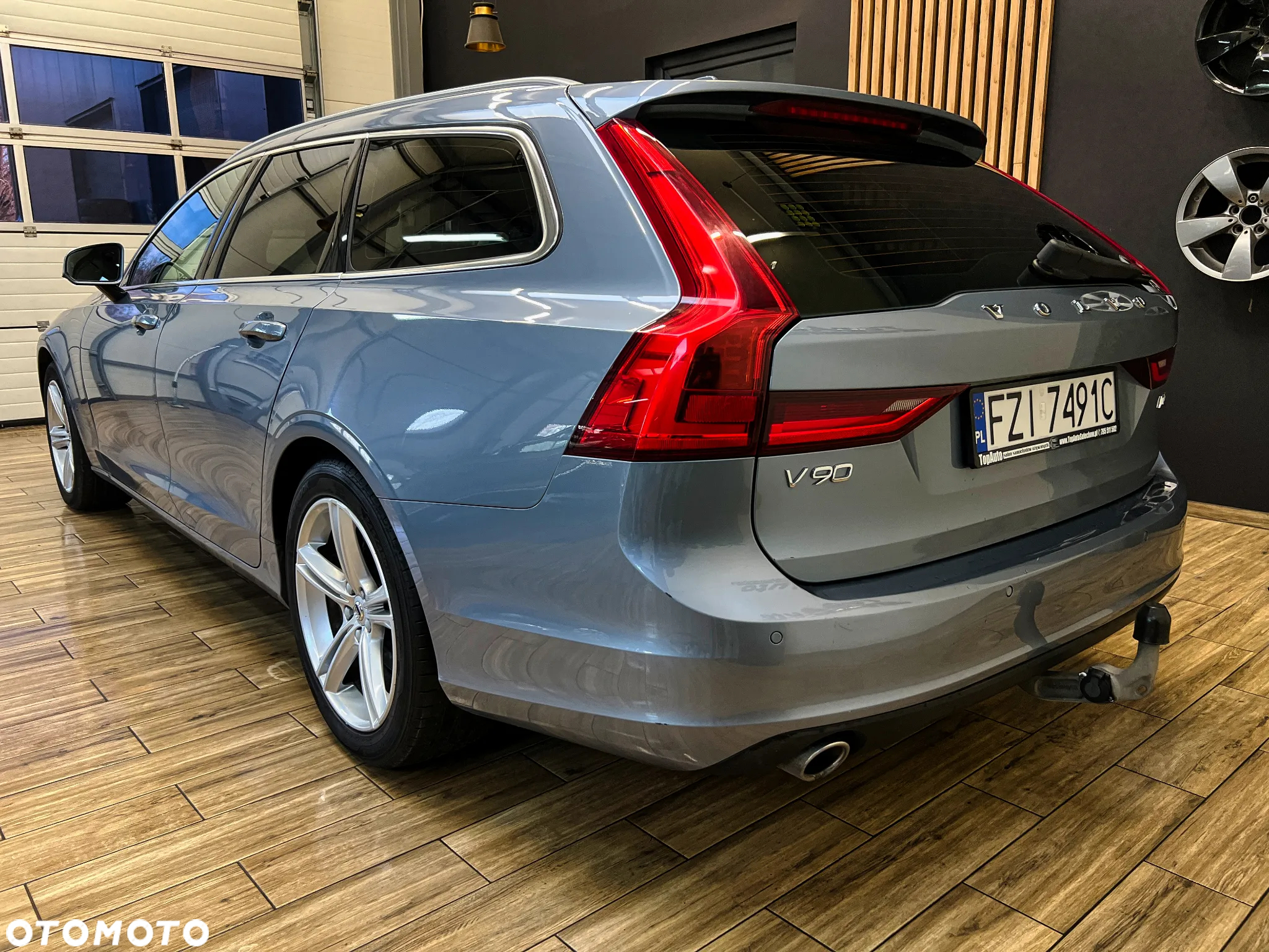 Volvo V90 D4 Momentum Pro - 12