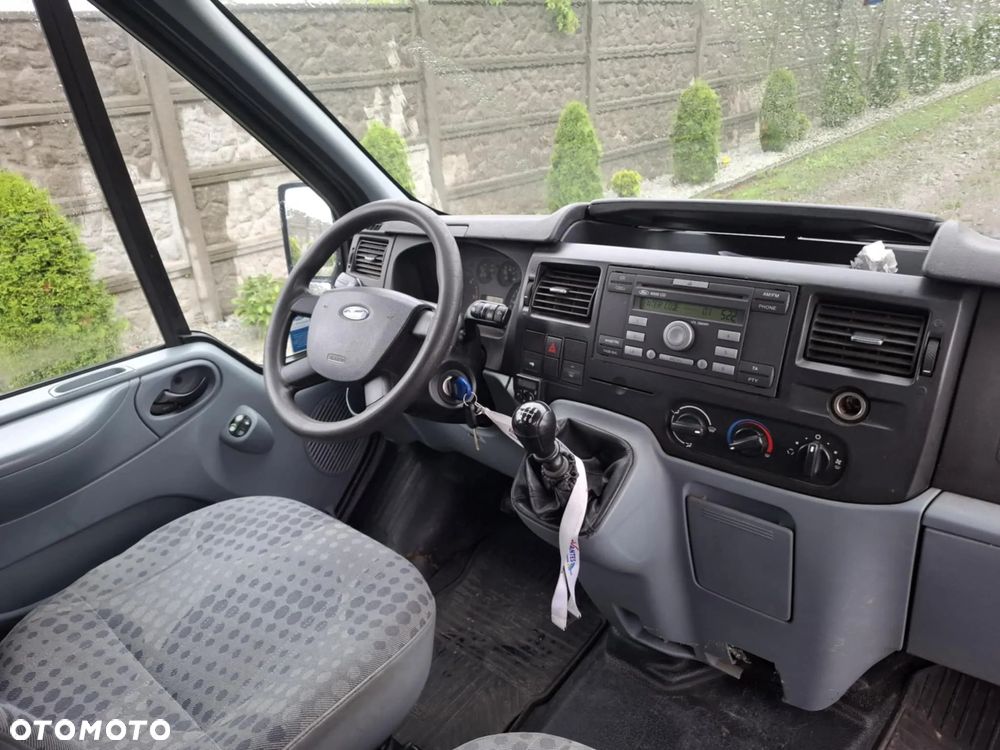 Ford Transit FT 350L - 26