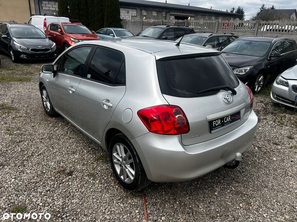Toyota Auris 1.6 Executive - 3