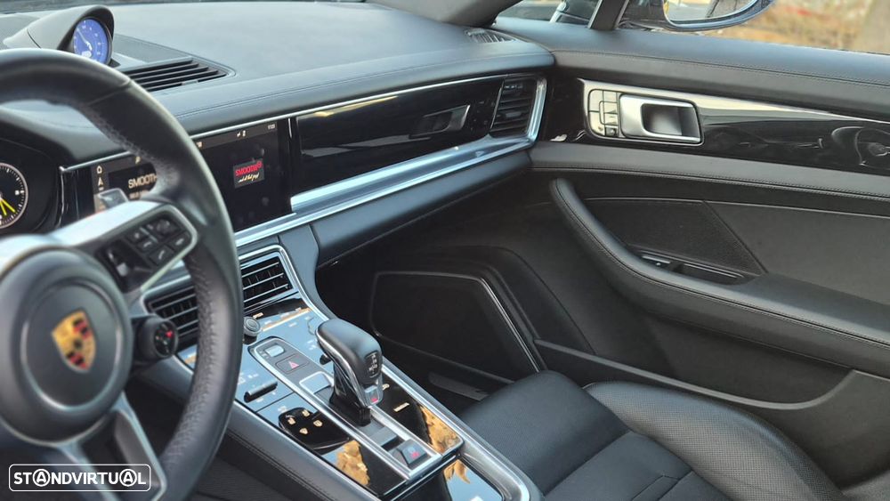 Porsche Panamera 4 E-Hybrid - 9