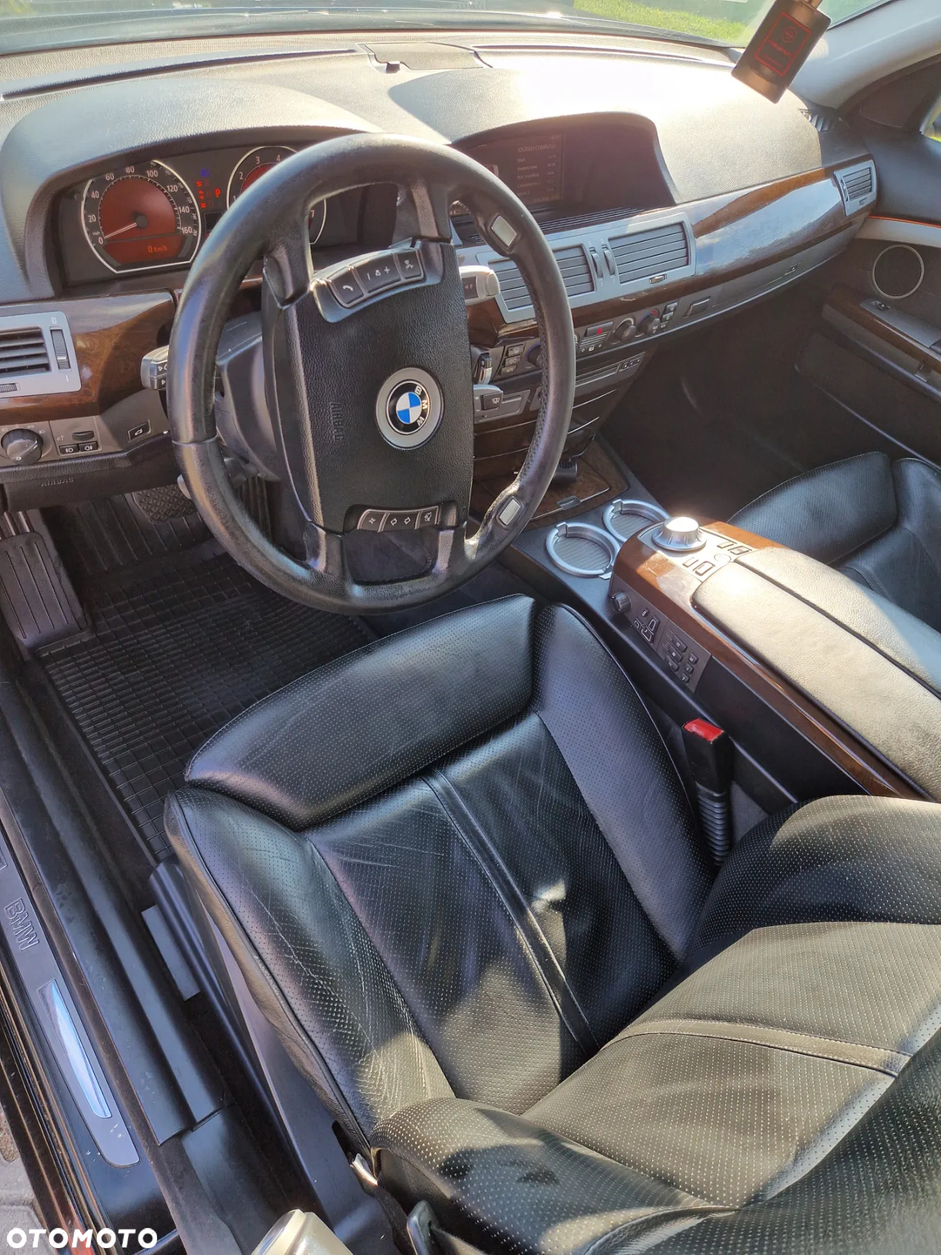 BMW Seria 7 745i L - 21