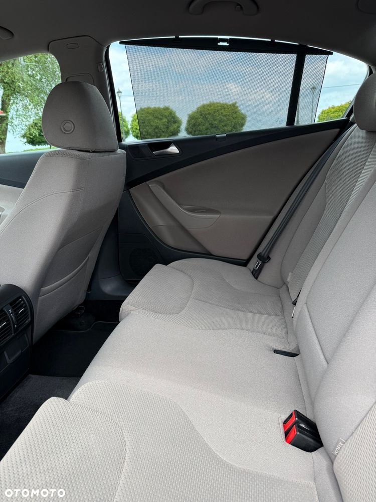 Volkswagen Passat 1.8 TSI Comfortline - 12