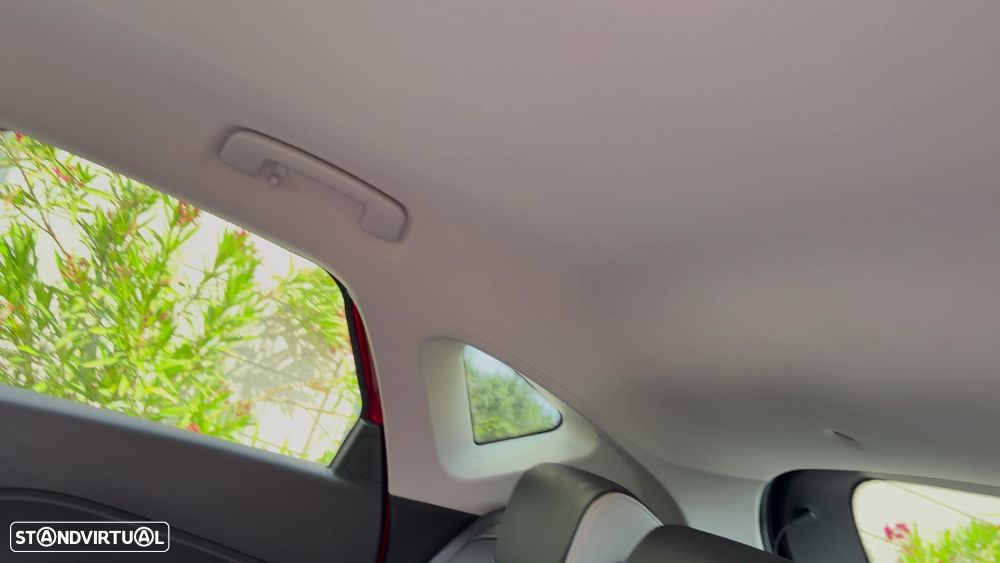 Renault Captur e-tech-160 - 14